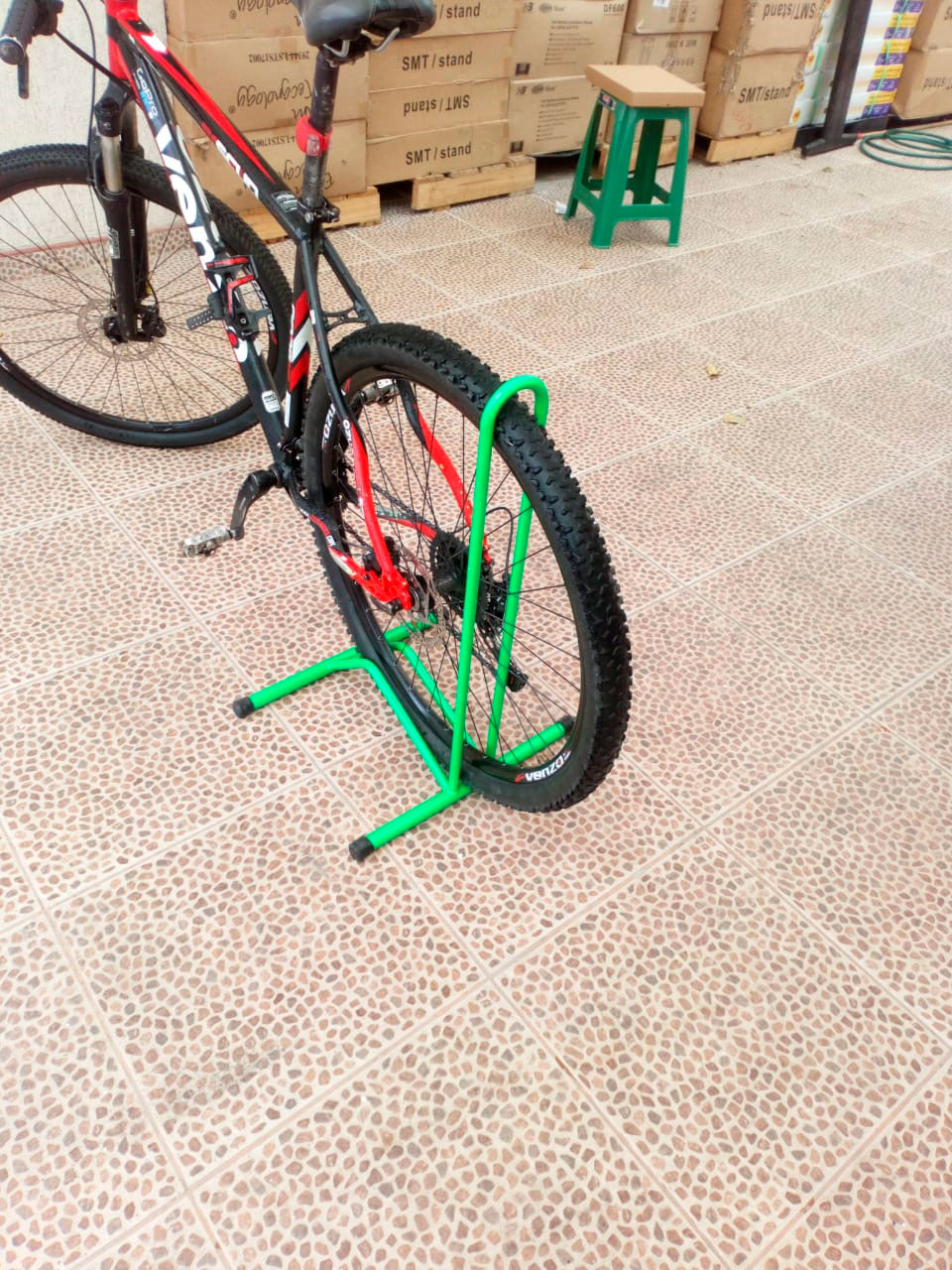 Soporte de piso para bicicletas rin 26 27.5 y 29 Soporte de piso para bicicletas rin 26 27.5 y 29